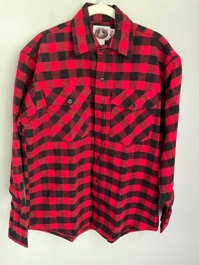 New Johnson Woolen Mills Classic Red & Black Buffalo Plaid Button-Up Shirt